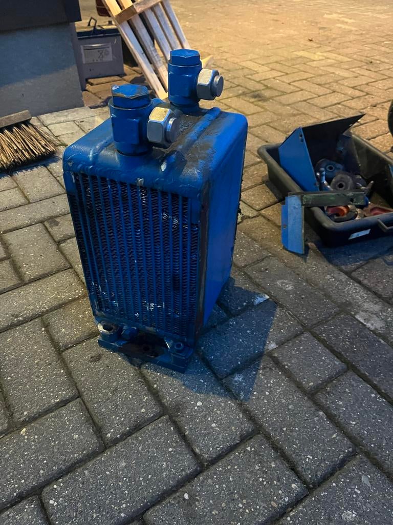 Oliekoeler AKG Hotelelement Type L415KZ/90-330, Ophalen of Verzenden, Gebruikt, Overige automerken