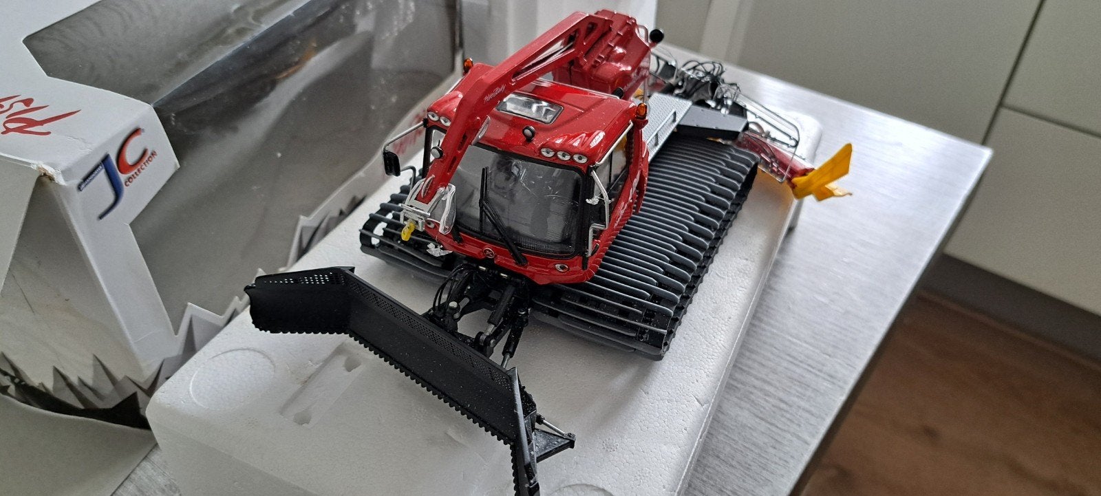 Jaegerndorfer Pisten Bully Model - 29x18 cm, Handbediend, Ophalen of Verzenden, Nieuw