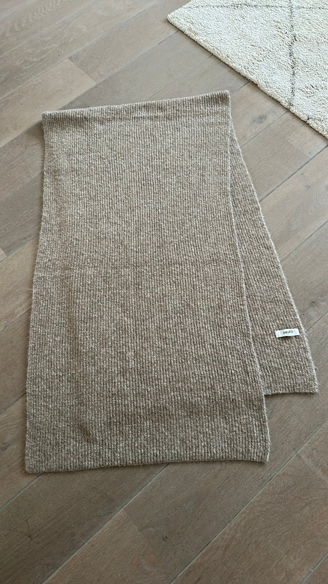 Sjaal mbyM nieuw, Ophalen of Verzenden, Nieuw, Maat 46/48 (XL) of groter, Sjaal