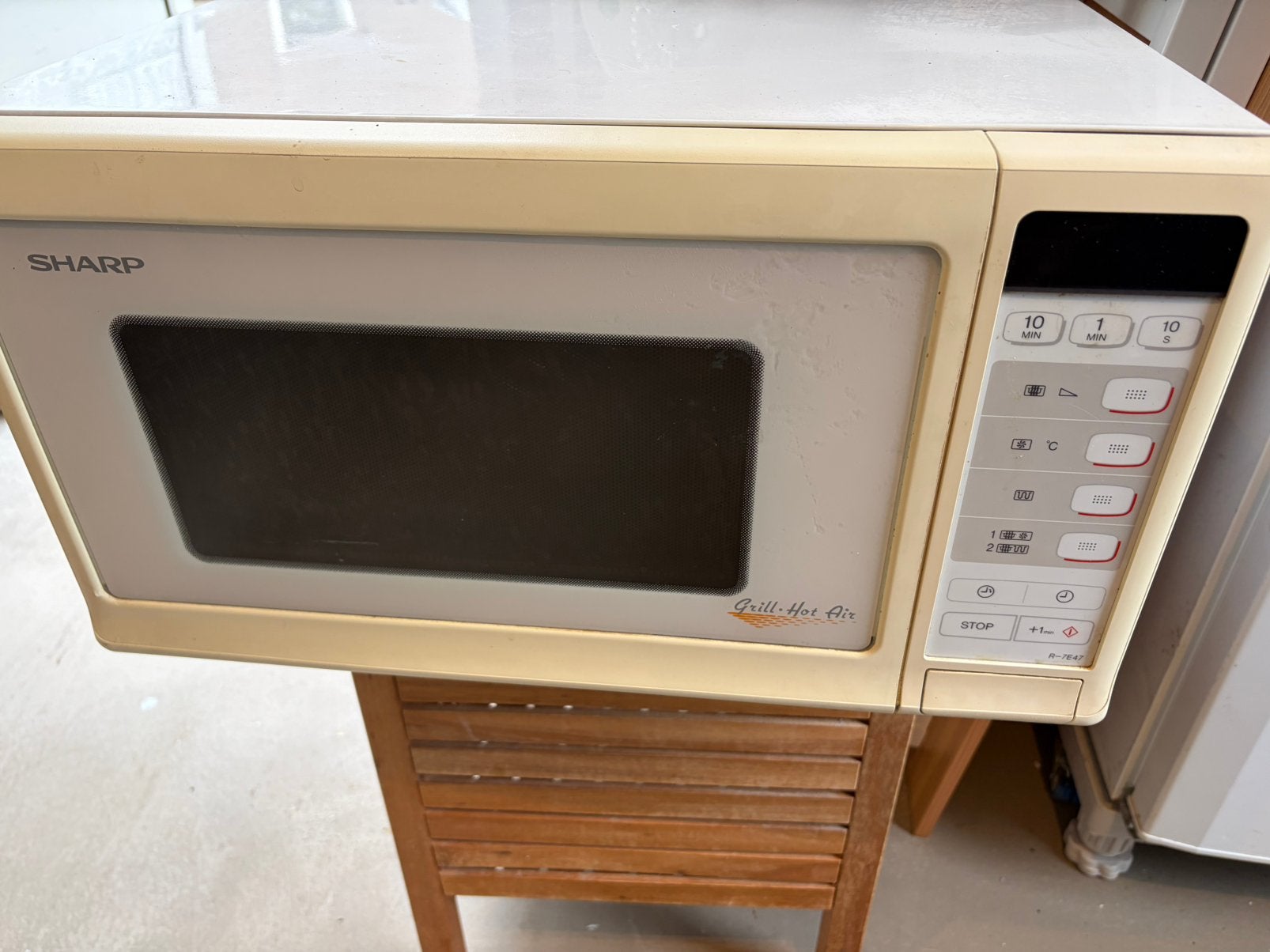 Sharp Combimagnetron werkt perfect, Witgoed en Apparatuur, Magnetrons, Ophalen, Gebruikt, Hete lucht, Draaiplateau