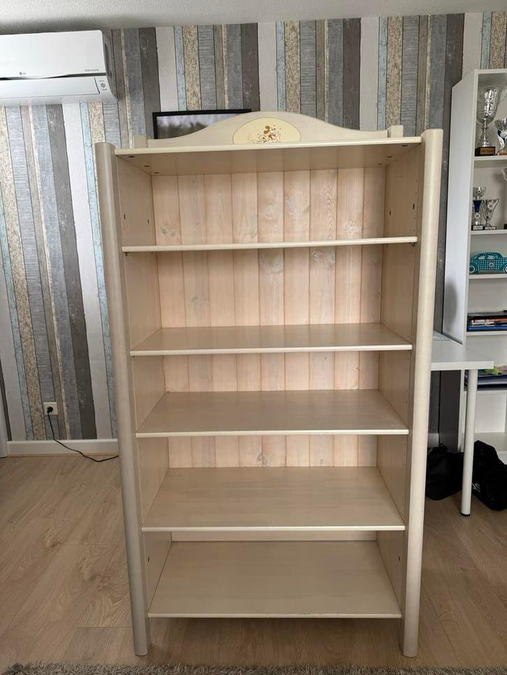 Mooie Small World Disney kast met planken, Ophalen, Met plank(en), 50 tot 100 cm, 150 tot 200 cm