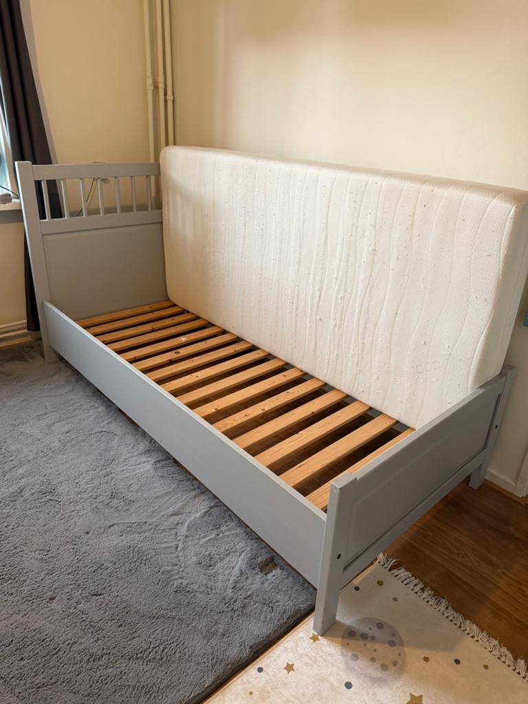Gratis kinderbed 90x200, Kinderen en Baby's, Kinderkamer | Bedden, Ophalen of Verzenden, Zo goed als nieuw, 180 cm of meer, 85 tot 100 cm