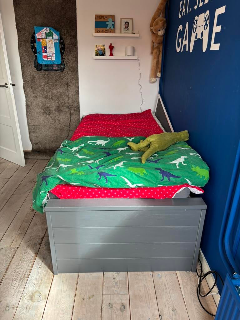 Bed te koop Woood Dennis, Ophalen, 85 tot 100 cm, Zo goed als nieuw, Matras