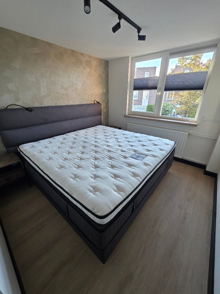 Serta Ligne boxspring 200 x 200 – antraciet, Huis en Inrichting, Ophalen, Tweepersoons, Zo goed als nieuw, Overige maten