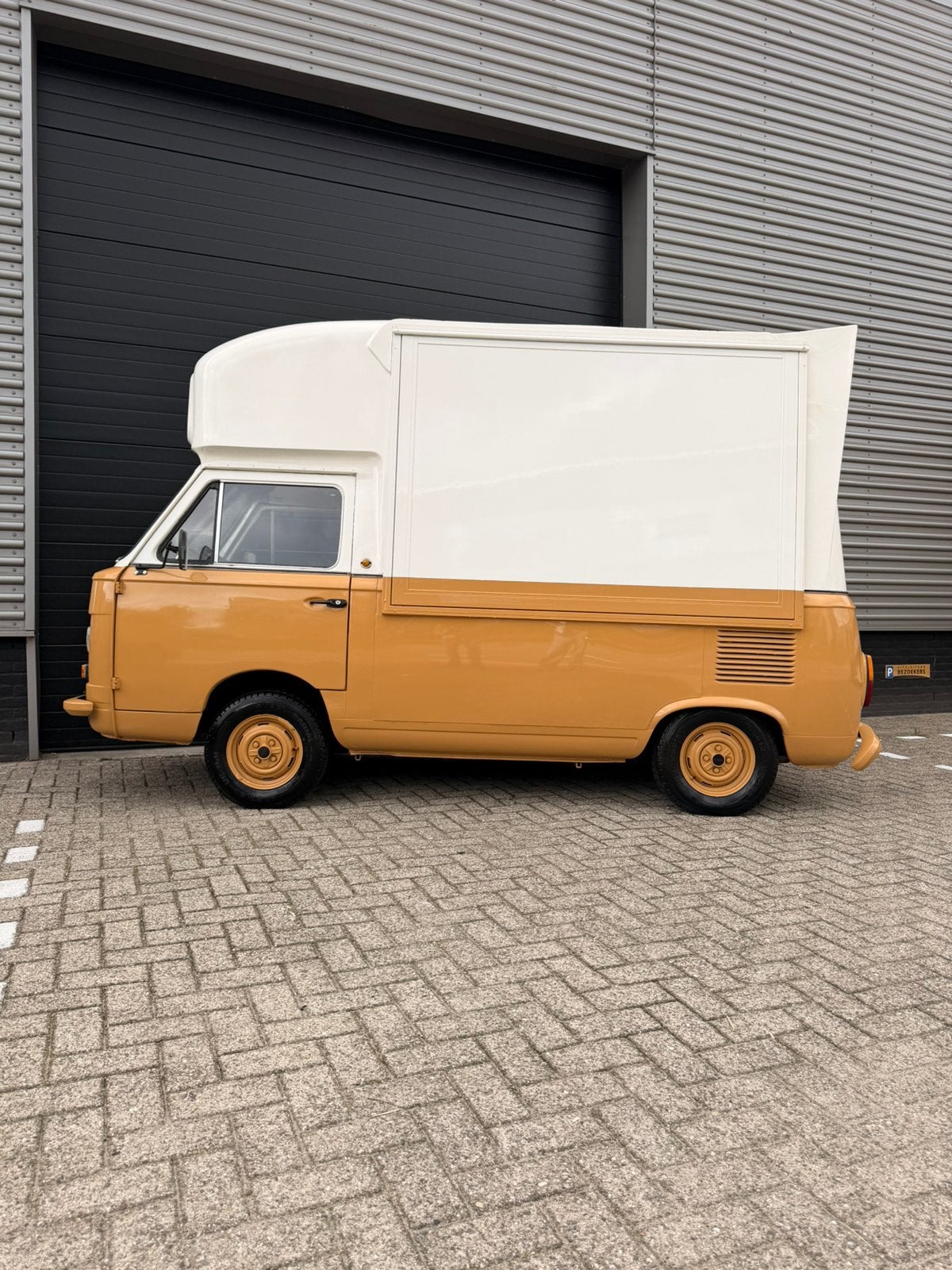Fiat 900 Oldtimer Foodtruck – volledig gerestaureerd, foto 9