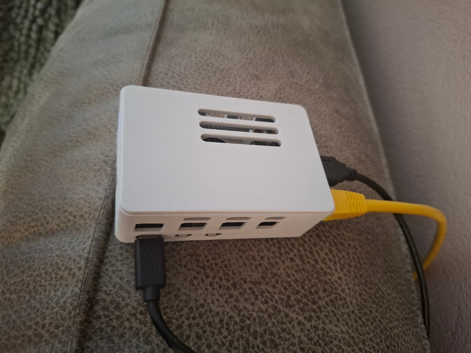 Raspberry Pi 5 8gb met NVMe SSD schijf 256Gb, Ophalen of Verzenden, Zo goed als nieuw