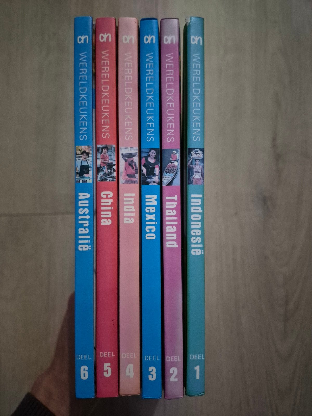 AH 6-delige wereldkeukens-serie, Ophalen of Verzenden, Gelezen, Overige gebieden