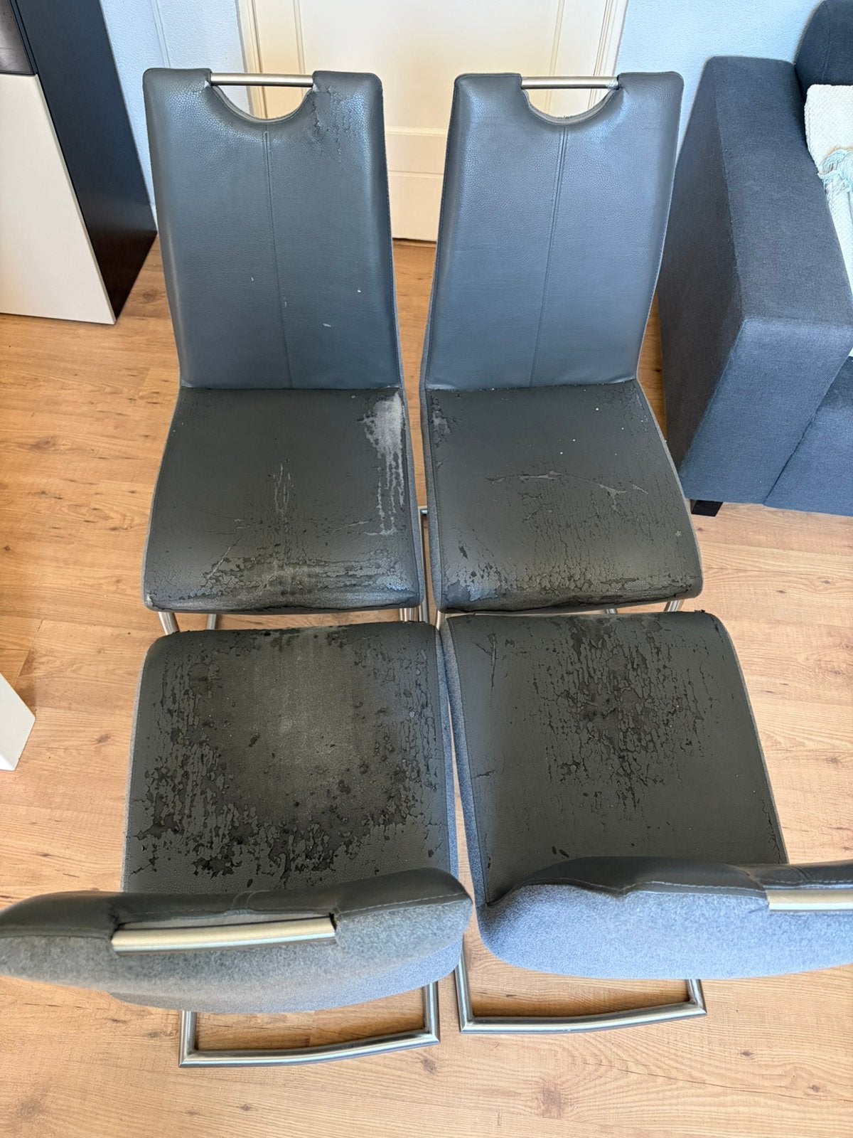 4 eetkamerstoelen gratis af te halen, Ophalen, Gebruikt, Leer, Vier