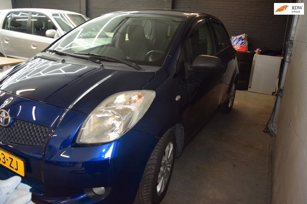 Toyota Yaris 1.3 VVTi Luna, Voorwielaandrijving, 4 cilinders, Bedrijf, Handgeschakeld