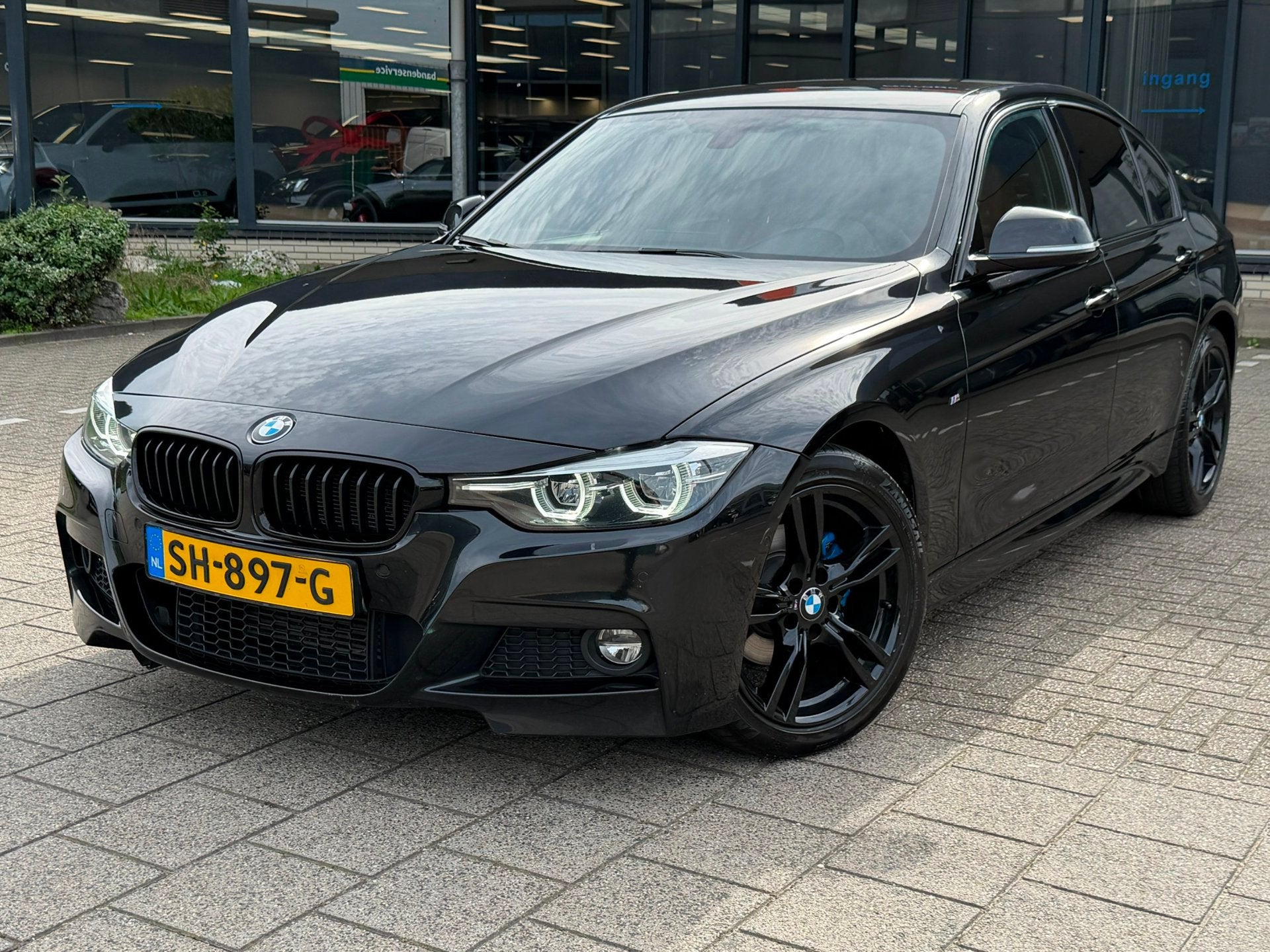 BMW 3-serie 318i Edition M Sport Shadow High Executive, Auto's, Automaat, Gebruikt, Euro 6, Automatische klimaatregeling
