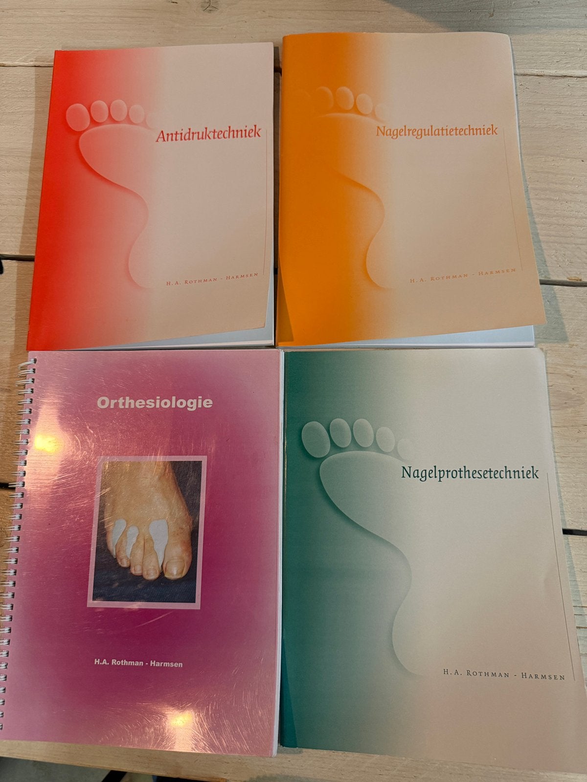 Set pedicure leerboeken Les Pieds – H.A. Rothman-Harmsen, Ophalen of Verzenden, Beta, Gelezen, MBO