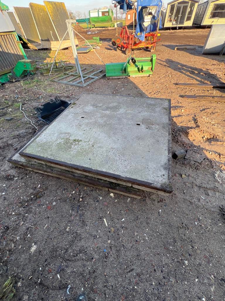 Stelcoplaat 200x200x14, Ophalen, Beton, Klinkers