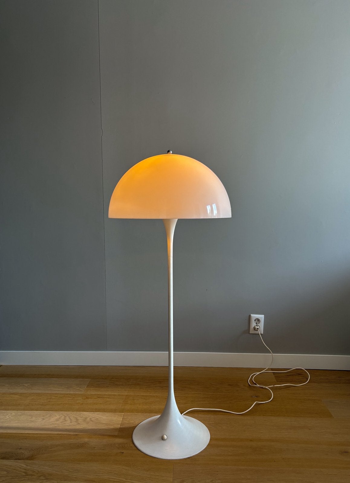 Vintage louis poulsen panthella, Huis en Inrichting, Lampen | Vloerlampen, Kunststof, Gebruikt, 100 tot 150 cm, E27 (groot)