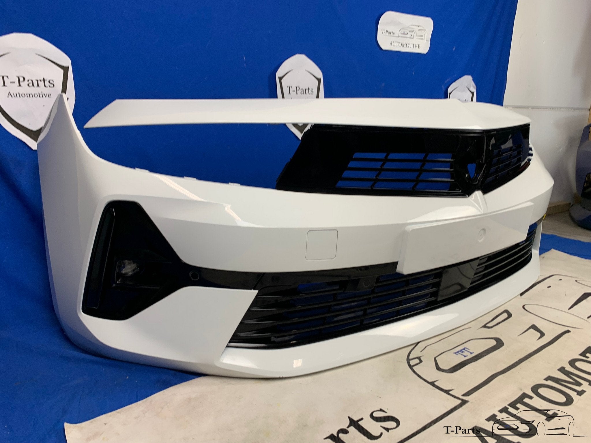 Opel astra L GS line 2022+ voorbumper bumper grille gril roo, Auto-onderdelen, Info@fabrikant.eu, Fabrikant BV, Opel, Nieuw