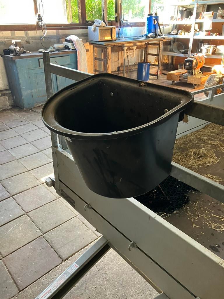 Voerbak trog