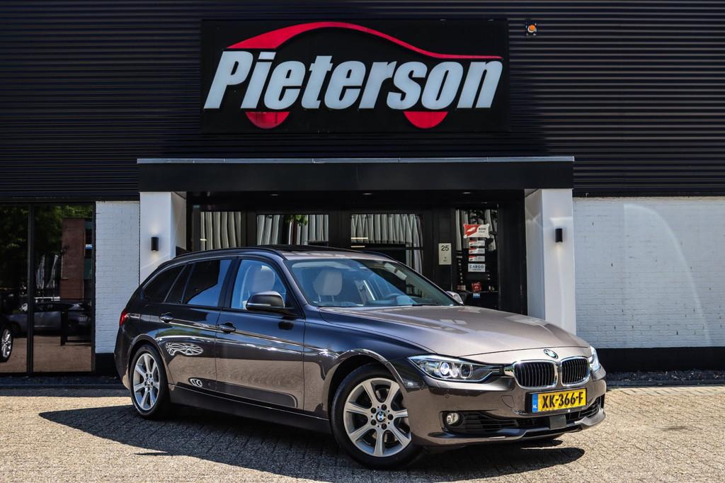 BMW 3-serie Touring 328i DEALER OH PANO ACC HUD TREKHAAK, Auto's, Automaat, 745 kg, Gebruikt, Euro 6