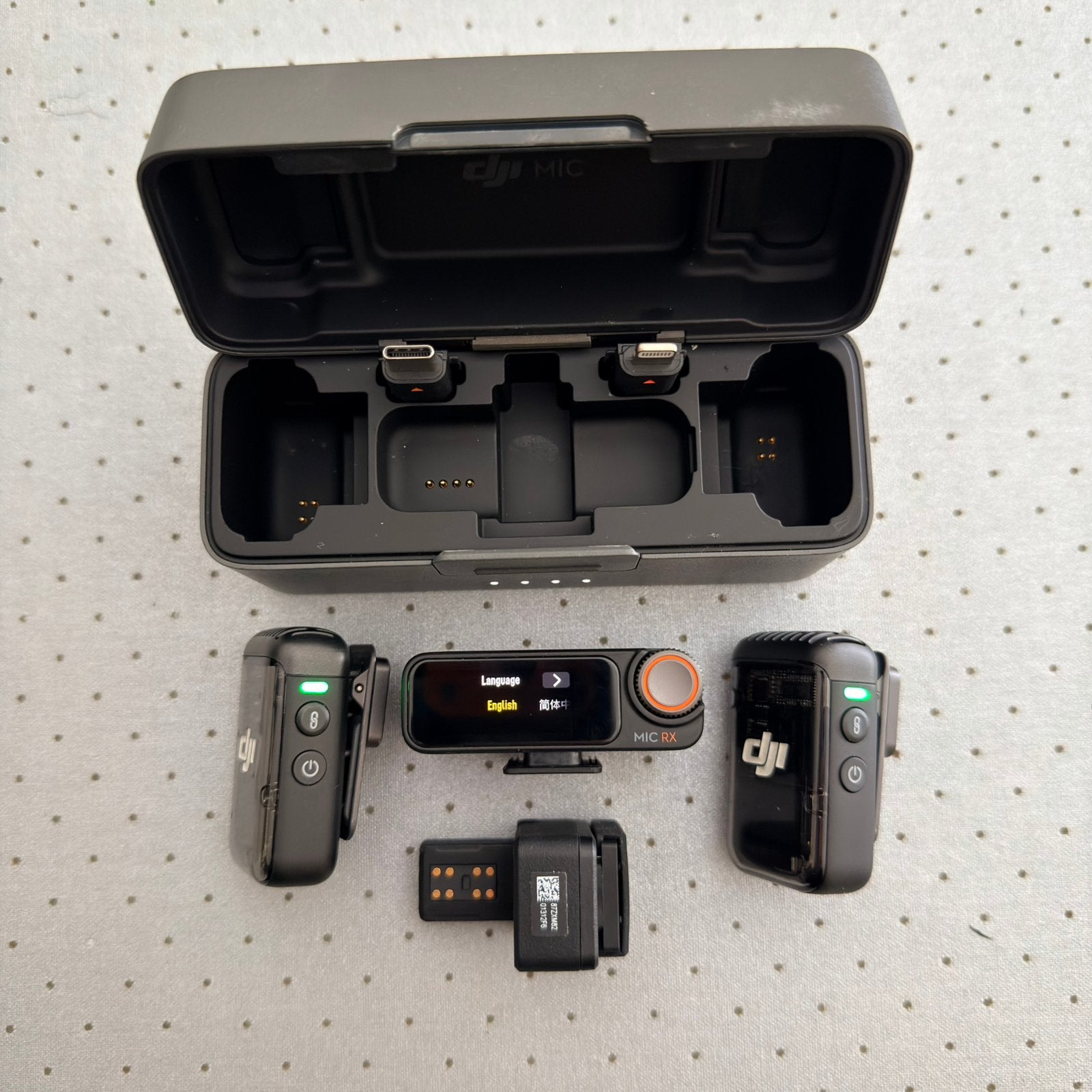 DJI Mic 2 combo 2xTX + 1xRX + charging case zgan, Ophalen of Verzenden, Zo goed als nieuw, Overige merken