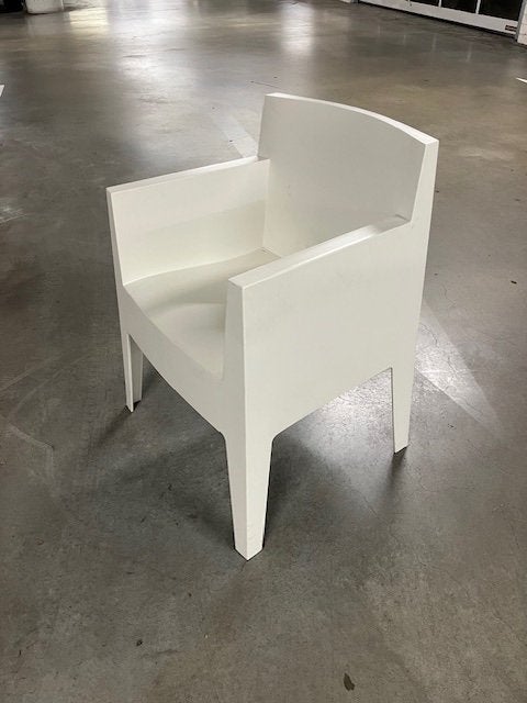 Driade Toy armstoel van Philippe Starck (6x + tafel), Tuin en Terras, Tuinstoelen, Ophalen, Gebruikt, Kunststof, Stapelbaar