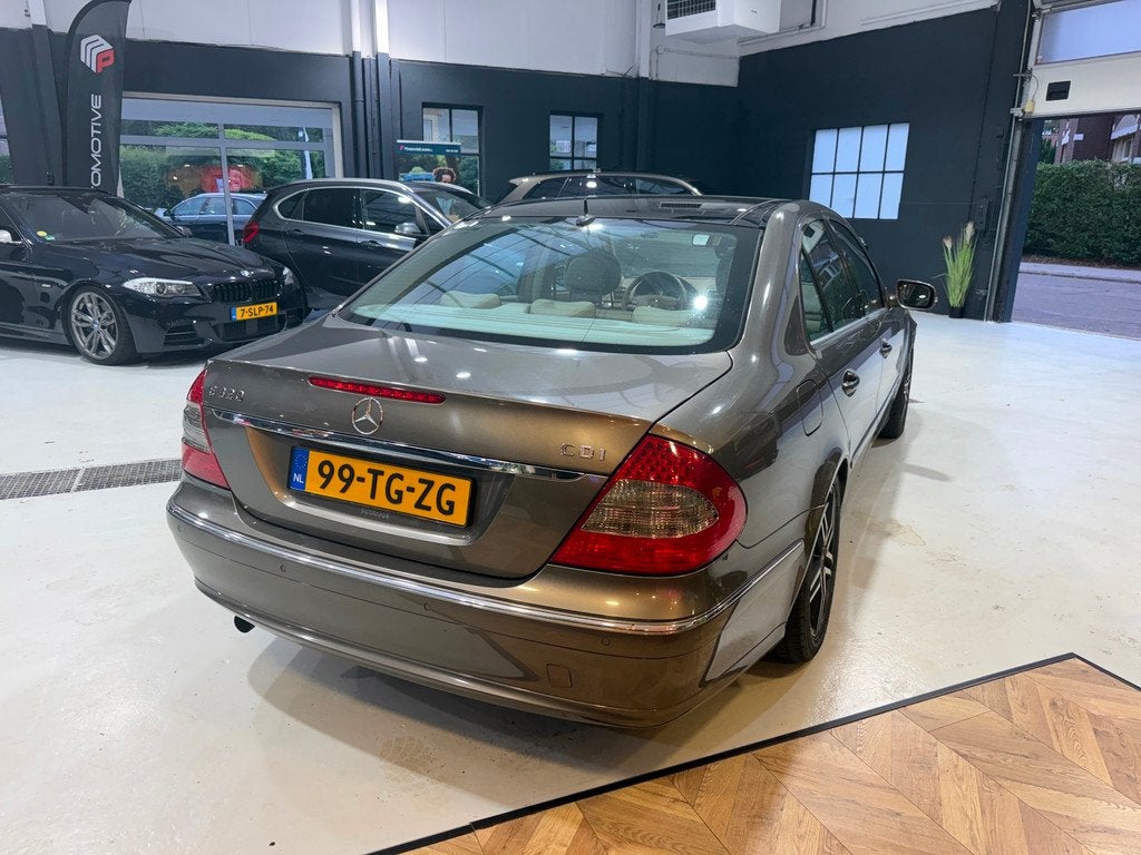 Mercedes-Benz E-klasse 320 CDI Avantgarde|PANO|LEDER|STOELVE, Auto's, Automaat, Achterwielaandrijving, 1650 kg, 2987 cc