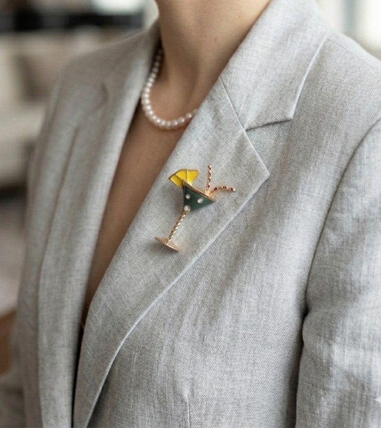 Leuk vintage "cocktail"broche, Sieraden, Tassen en Uiterlijk, Broches, Ophalen of Verzenden, Zo goed als nieuw, Goud, Overige materialen