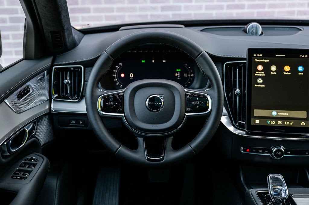 Volvo XC90 2.0 T8 Plug-in hybrid AWD Ultra Dark Exec. Ed. |, Auto's, Volvo, 12 maanden, Euro 6, Hybride Elektrisch/Benzine, SUV of Terreinwagen