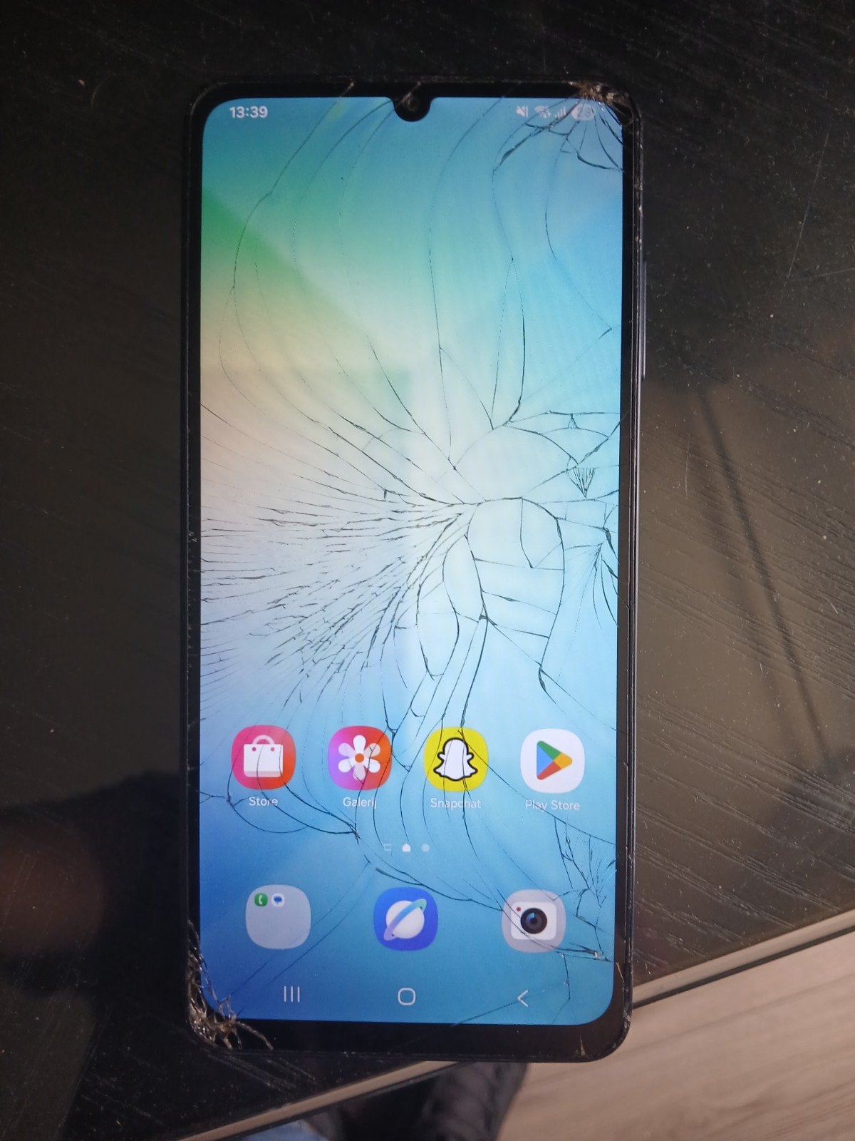 samsung a70 en samsung a06 met barst, Telecommunicatie, 128 GB, Ophalen of Verzenden, Zwart, Galaxy Z Flip