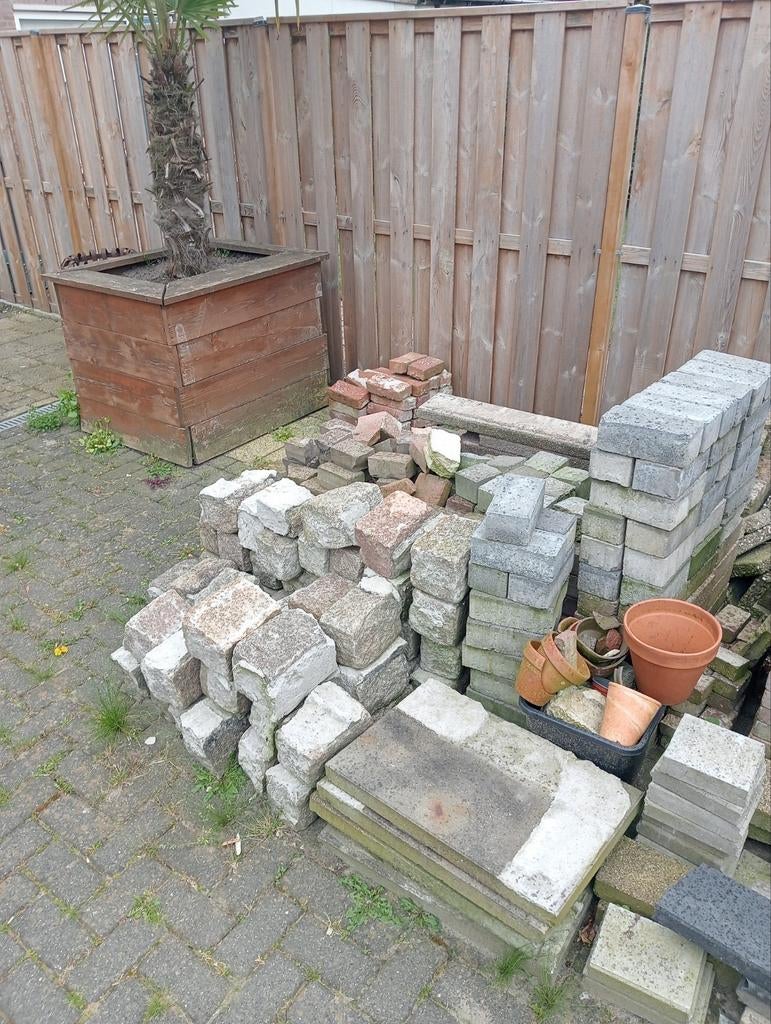 Diverse soorten stenen en tegels ***GRATIS***, Tuin en Terras, Tegels en Klinkers, Ophalen, Gebruikt, 10 m² of meer, Beton