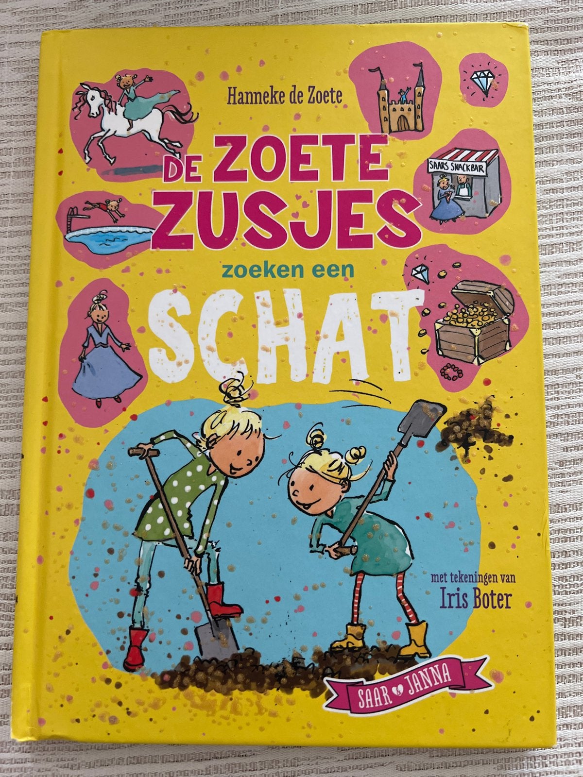 De Zoete Zusjes zoeken een schat - Hanneke de Zoete, Ophalen of Verzenden, Zo goed als nieuw, Fictie algemeen