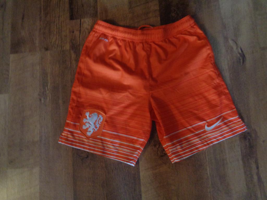 KNVB broekje maat 137-147, Maat XS of kleiner, Verzenden, Shirt