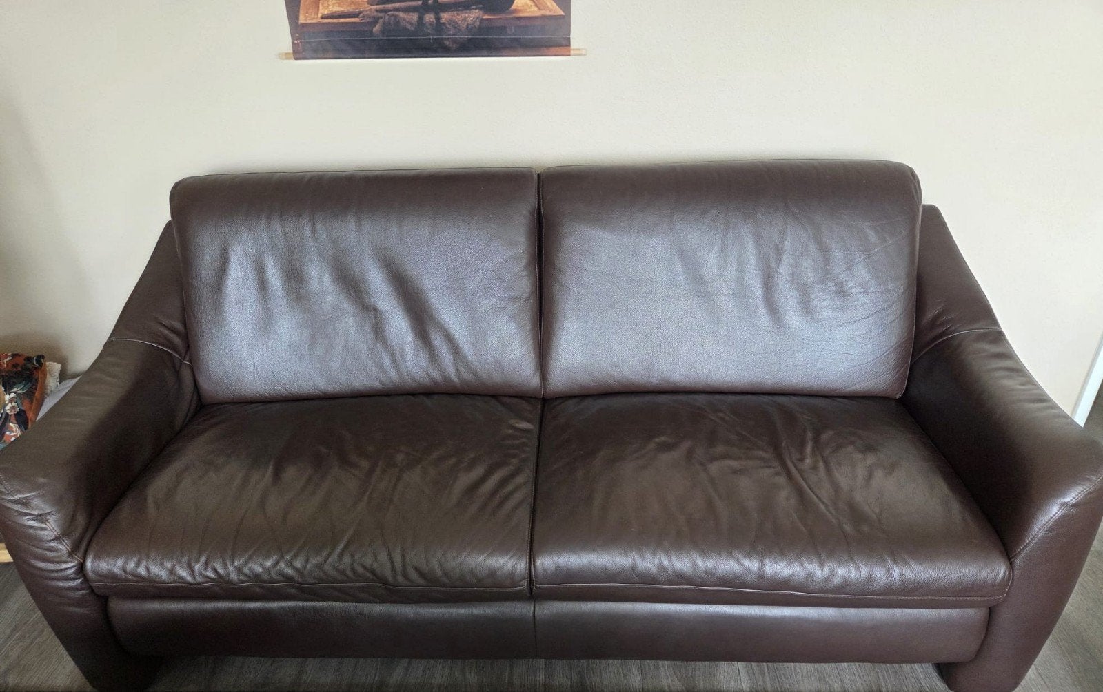 Gratis op te halen Comfortabele bruine leren bank - 2,5zits, Gebruikt, Modern klassiek, Tweepersoons, Ophalen of Verzenden