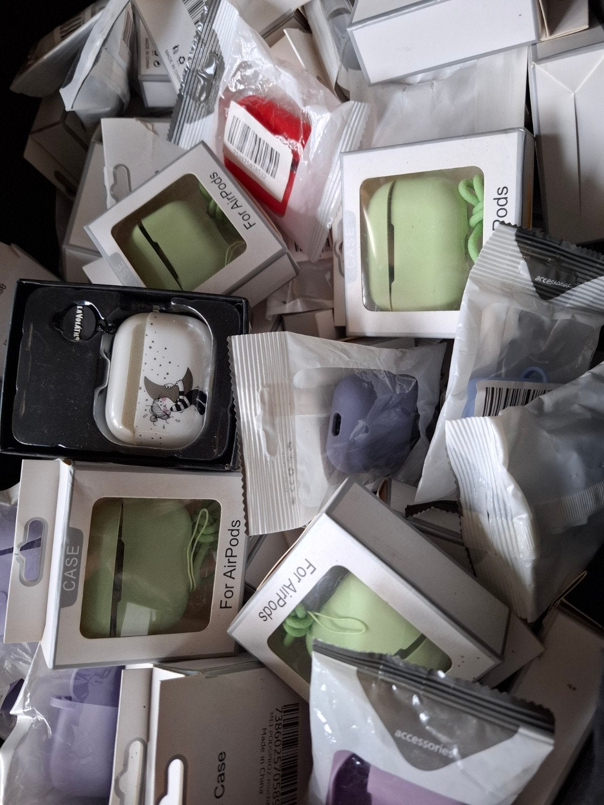 Partij Handel: 204x AirPods Siliconen Hoesjes (Nieuw), Overige typen, Nieuw, Ophalen of Verzenden, Meerkleurig