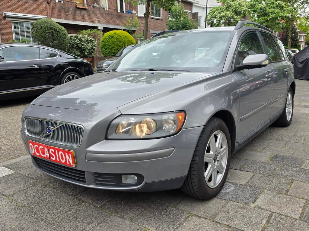 Volvo V50 2.4 140 PK - 2006 - 199.000km - mooie auto, Auto's, Volvo, Parkeersensor, Stof, Zwart, 700 kg