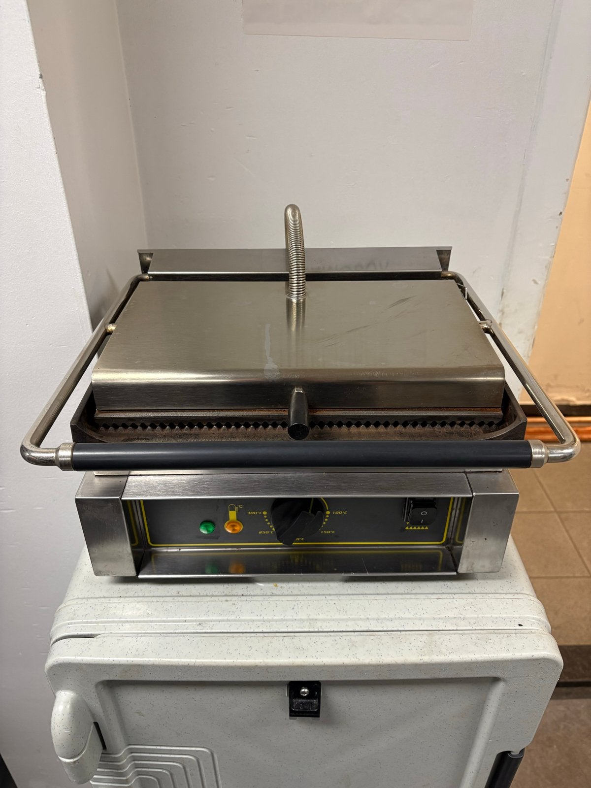 Professionele contactgrill / tosti-ijzer/ panini grill, Witgoed en Apparatuur, Grillplaten, Ophalen, Gebruikt, Tafelgrill