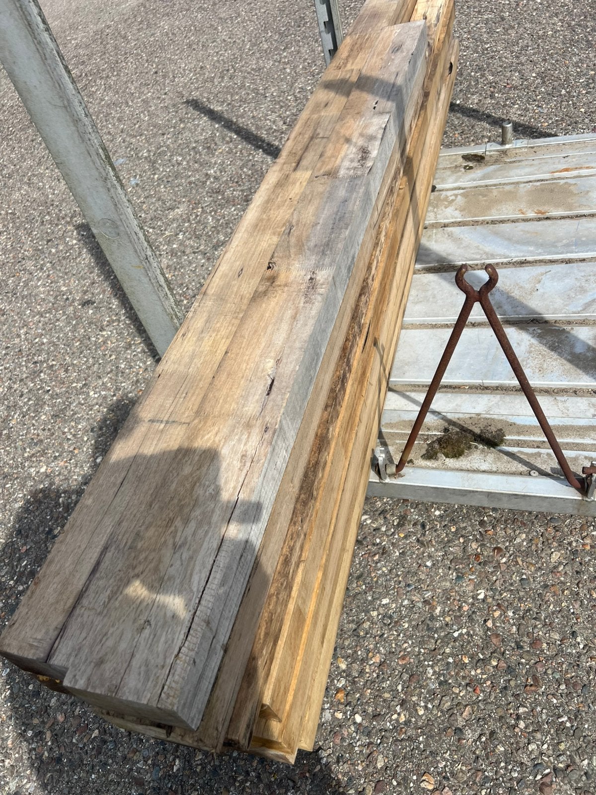 Houten balken, Tuin en Terras, Palen, Balken en Planken, Ophalen of Verzenden, Zo goed als nieuw, 250 cm of meer, Balken
