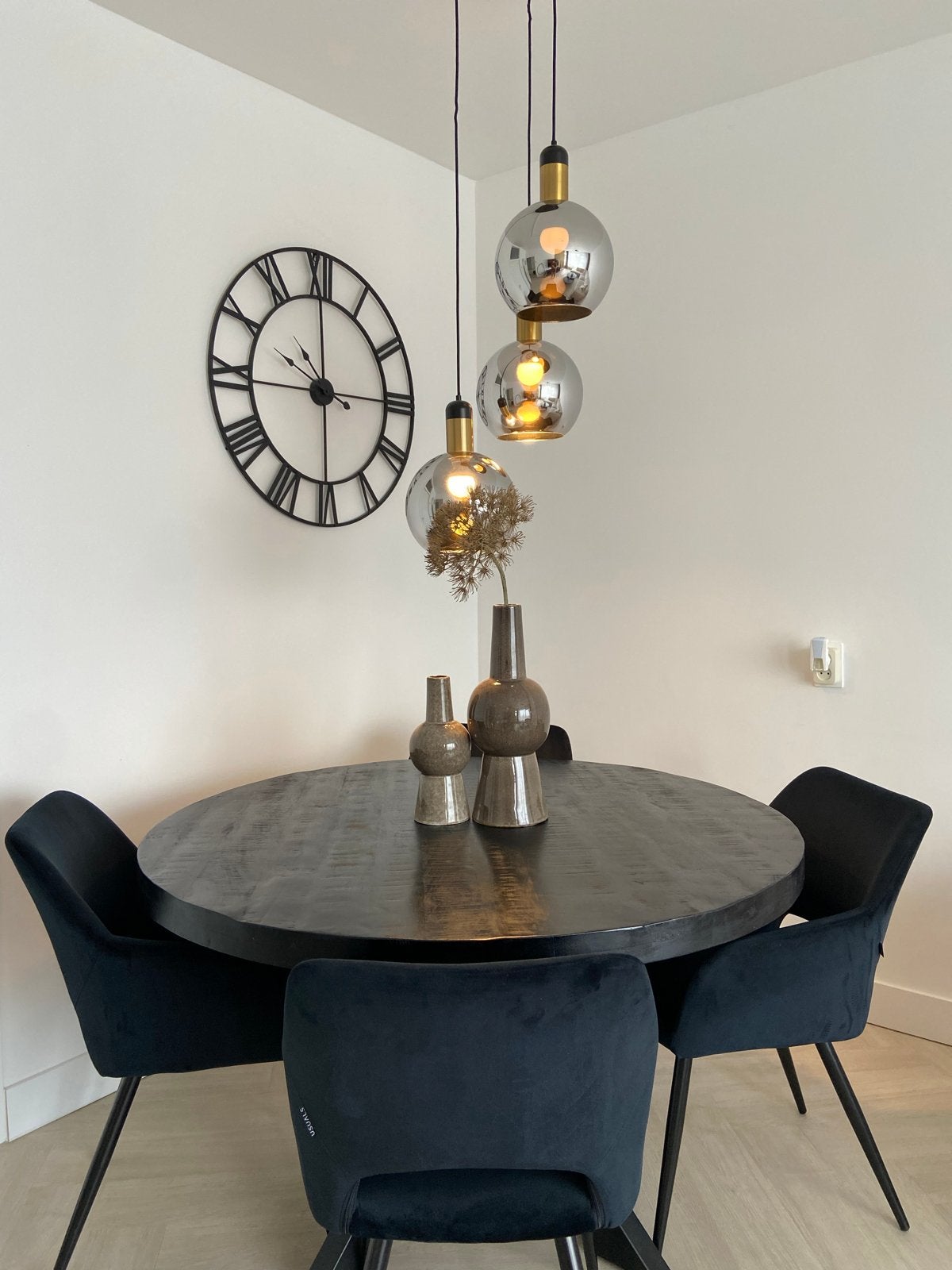 Ronde eettafel  - Zwart hout en fluweel, Huis en Inrichting, Ophalen, 100 tot 150 cm, Rond, Zo goed als nieuw