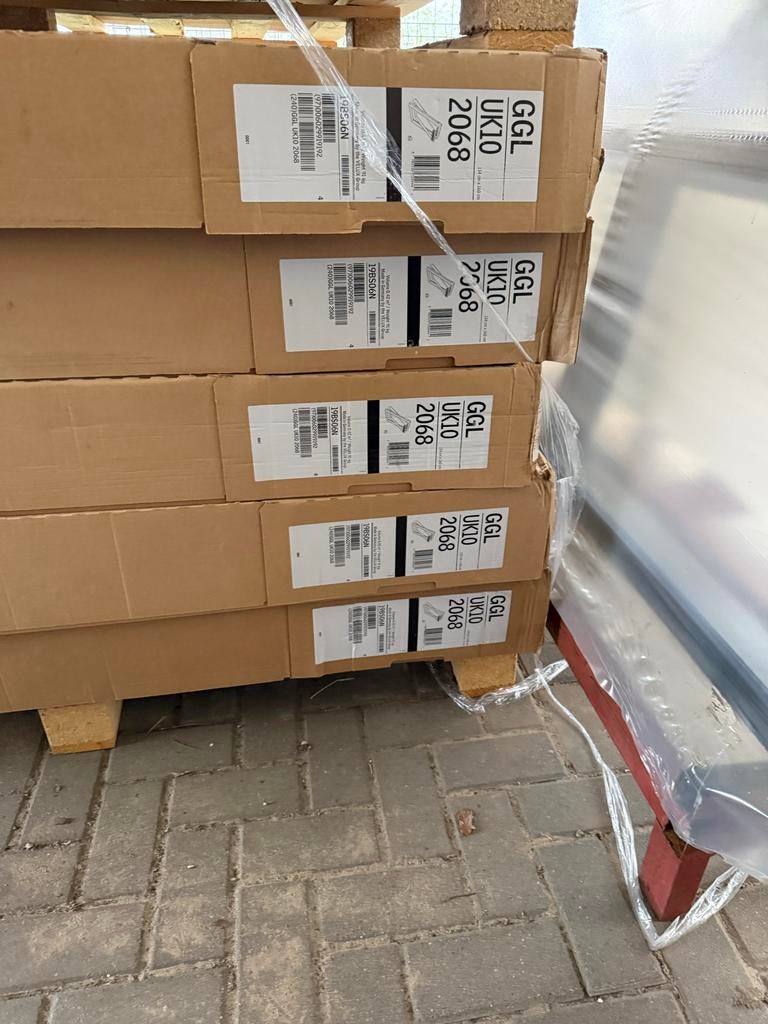 Nieuwe Velux GGL UK10 134x160 trippel glas, Nieuw, Dubbelglas, 120 tot 160 cm, Dakraam