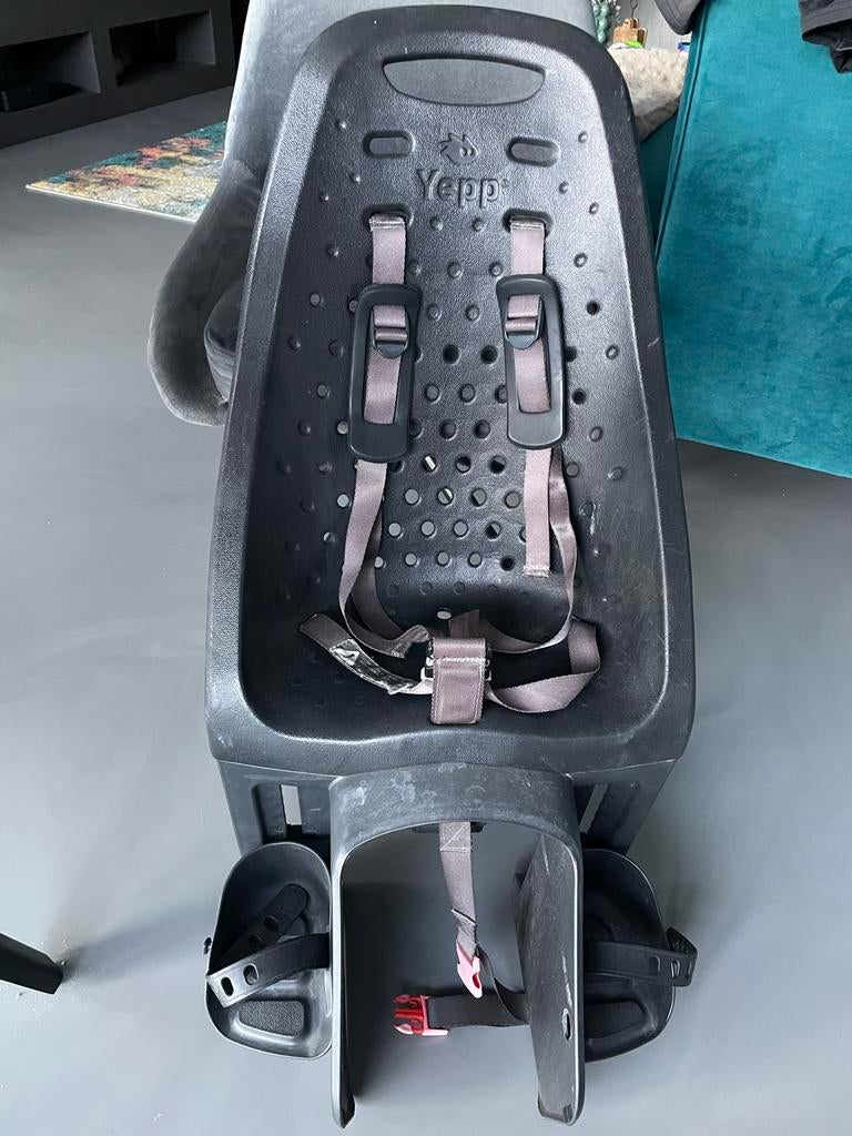 Yepp Achterzitje incl. Bagagedrager adapter, Ophalen, Achterzitje, 9 t/m 36 kg, Gebruikt