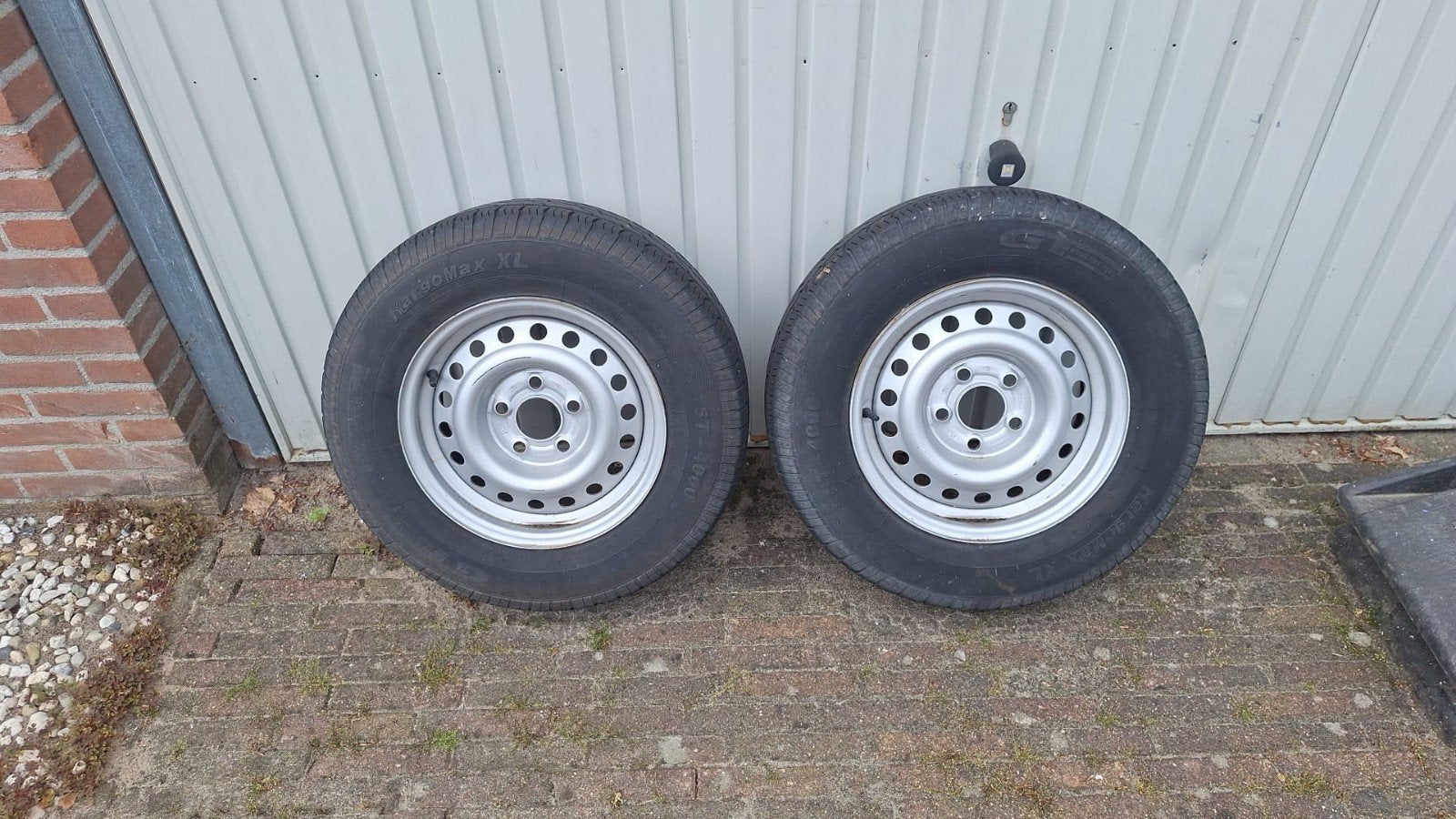 Caravan banden, Ophalen
