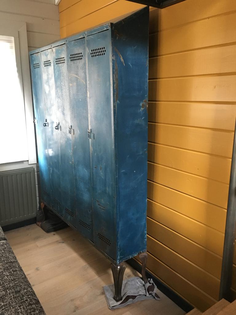 Oude lockerkast, Ophalen, Gebruikt