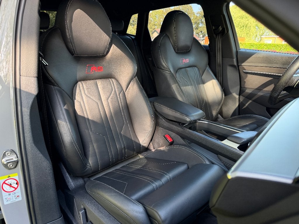 Audi e-tron 55 quattro–RSQ8 Look–Nardo Grijs–Uniek exemplaar, Auto's, Audi, Automaat, 131 €/maand, 1800 kg, Zwart