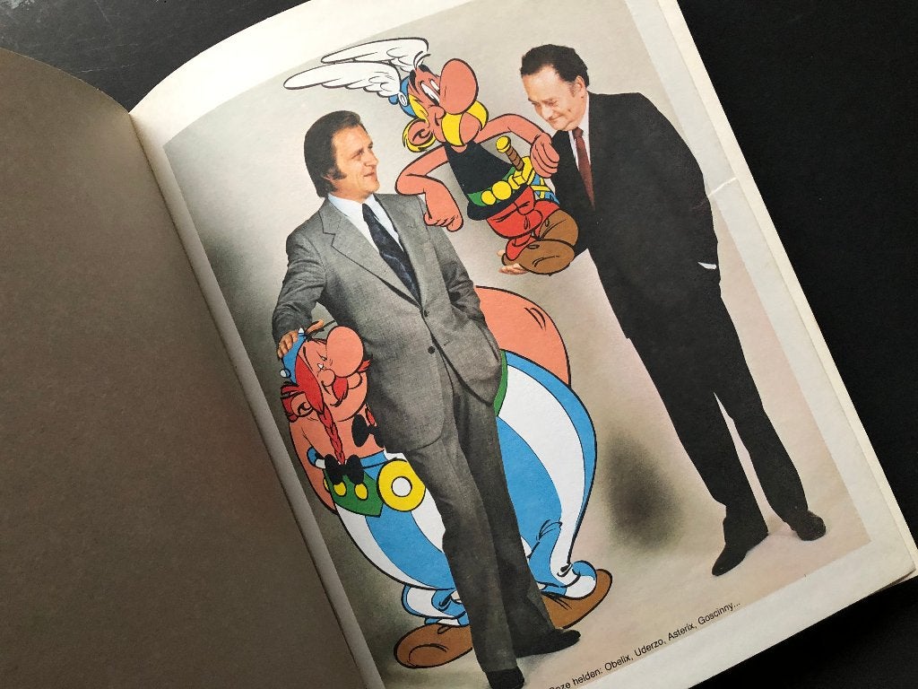 strip Asterix - luxe bundeling met 4 verhalen -nr 1 (1979), Boeken, Meerdere stripboeken, Ophalen of Verzenden, Zo goed als nieuw