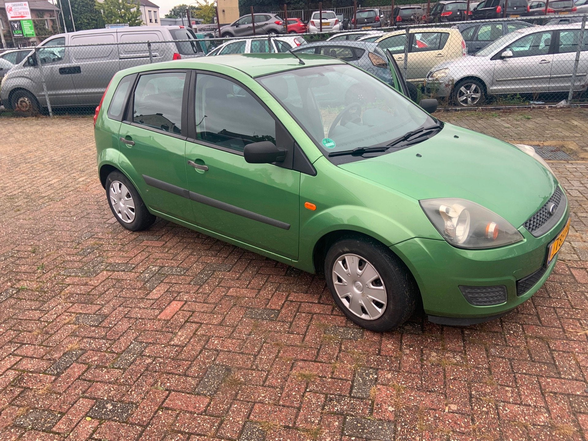 Ford Fiesta 1.3 Ambiente, Auto's, 1299 cc, Stof, 4 cilinders, Bedrijf