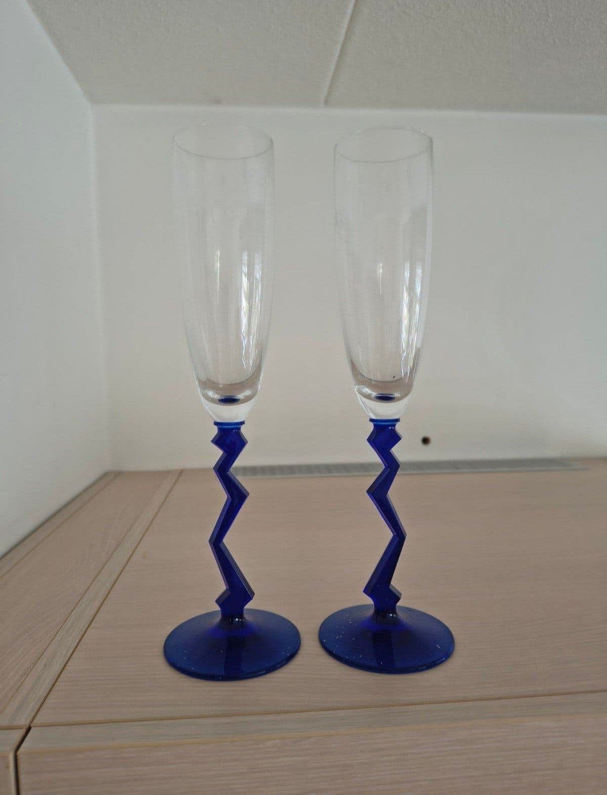 2 glazen met blauwe zigzagsteel, Ophalen of Verzenden, Zo goed als nieuw, Overige typen