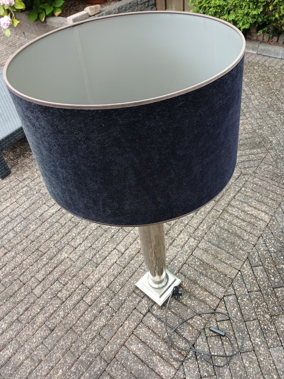 zwarte lamp met pegels., Ophalen, Rond