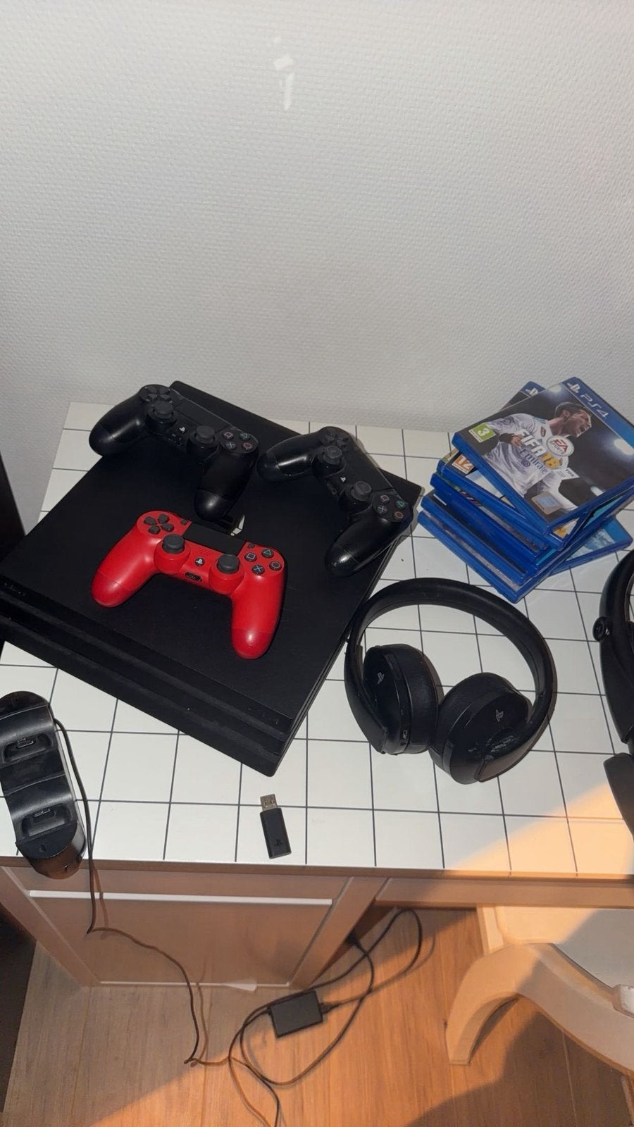 PS4 Pro 1TB +Logitech G29+3 controllers+games en accessoires, Ophalen, Zo goed als nieuw, Elektrisch, Overige merken
