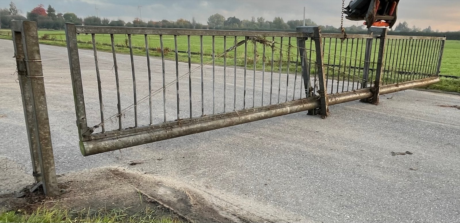 Robuuste Schuifpoort - Ideaal voor erf of terrein, Tuin en Terras, Ophalen, Met poort, Gebruikt, Overige typen