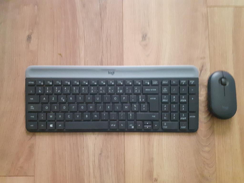 Logi Logitech MK470 Slim Toetsenbord en Muis AZERTY, Toetsenbord en muis-set, Azerty, Ophalen of Verzenden, Zo goed als nieuw