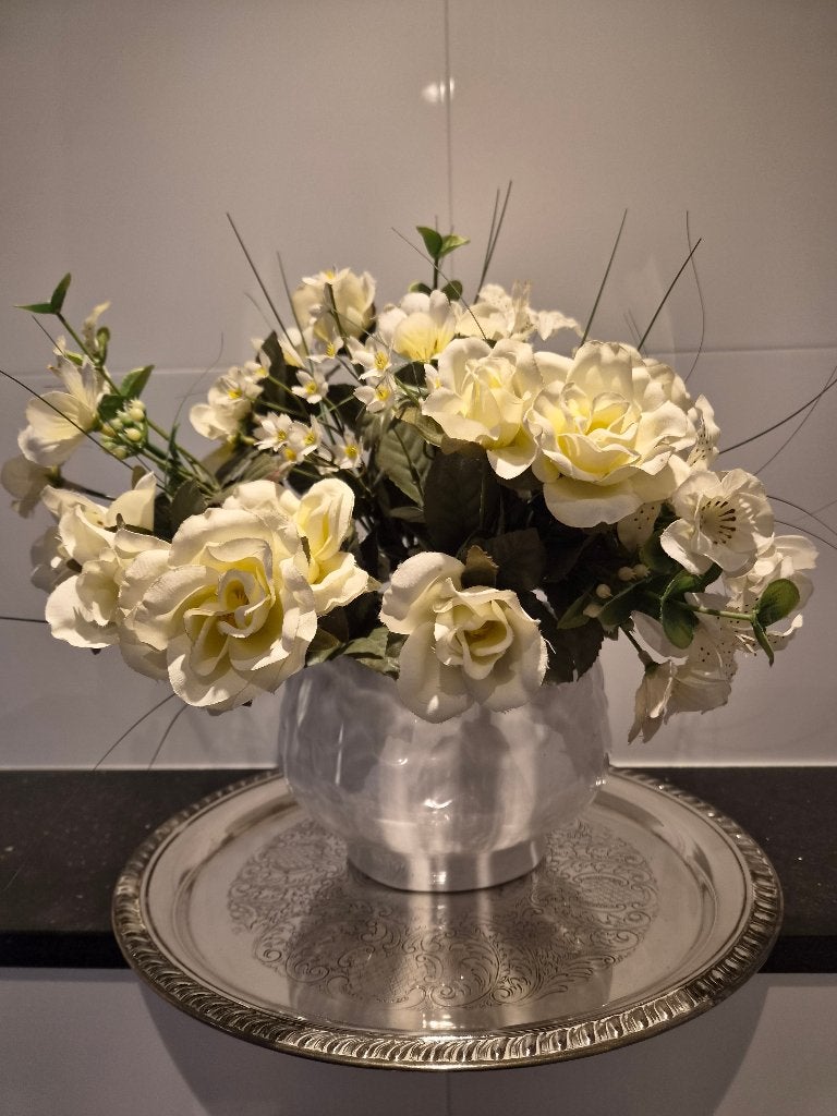 Te koop prachtige NIEUW boeket witte kunstbloemen + sierpot!, Ophalen, 45 cm, Nieuw, Wit