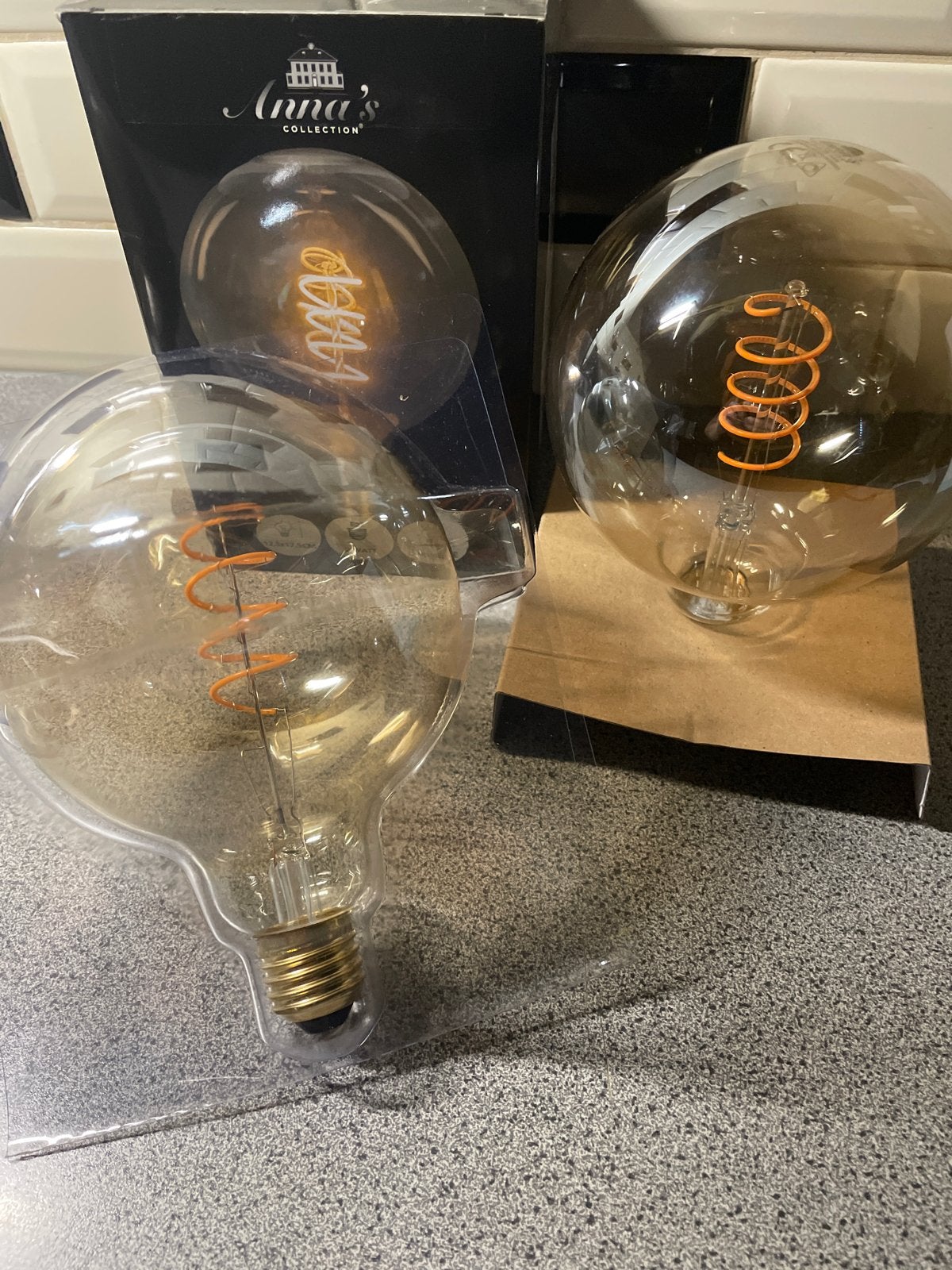 2 spiraal globe filament lampen, Ophalen of Verzenden, Nieuw, E27 (groot), Led-lamp