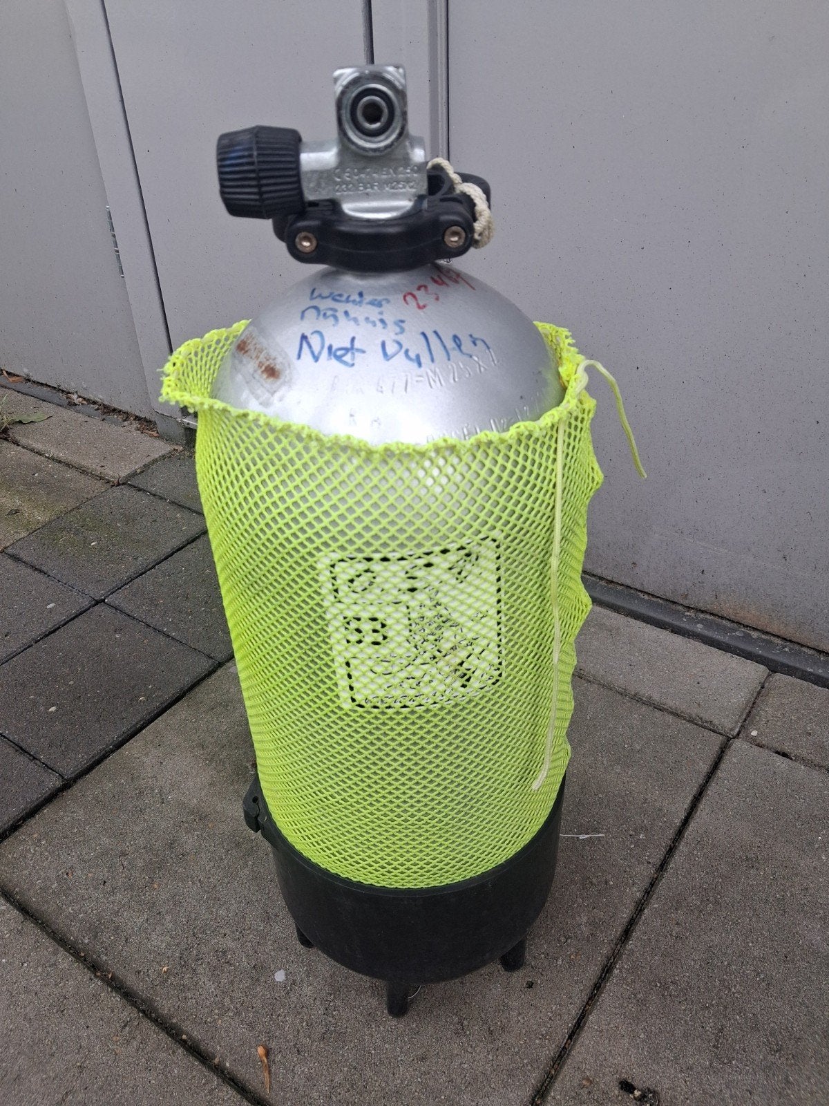 ongekeurde duikflessen, Ophalen, Gebruikt, Duikfles